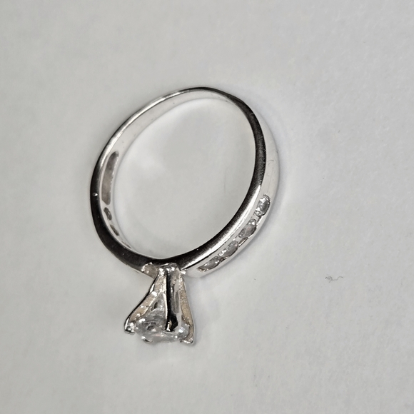 Stunning Sterling Silver Promise Ring - Picture 8 of 10